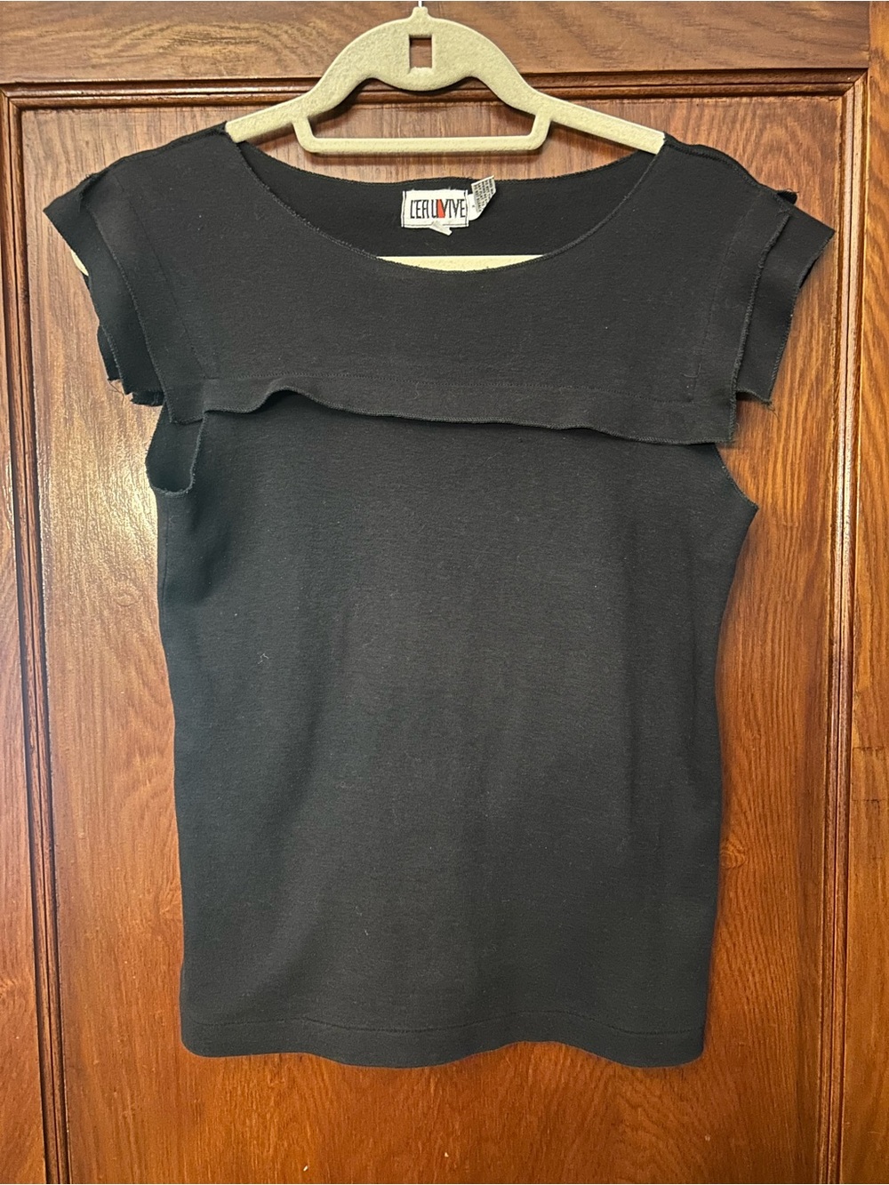 Vintage 90's L'eau Vive 100% Cotton Black Detailed Tee Size L (runs small)